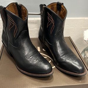 Ariat Cowgirl Western Booties Women's Darlin 8B
